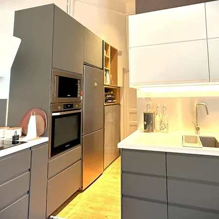 L'illustre-elegant Hypercentre-balcon Apartment